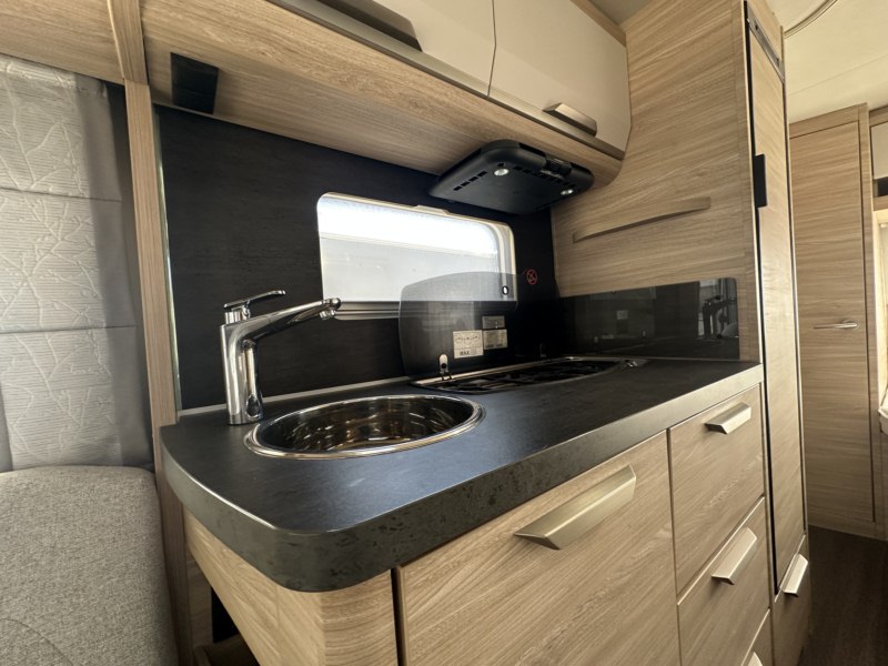 CARAVANA SEGONA MÀ KNAUS SÜDWIND 450 FU