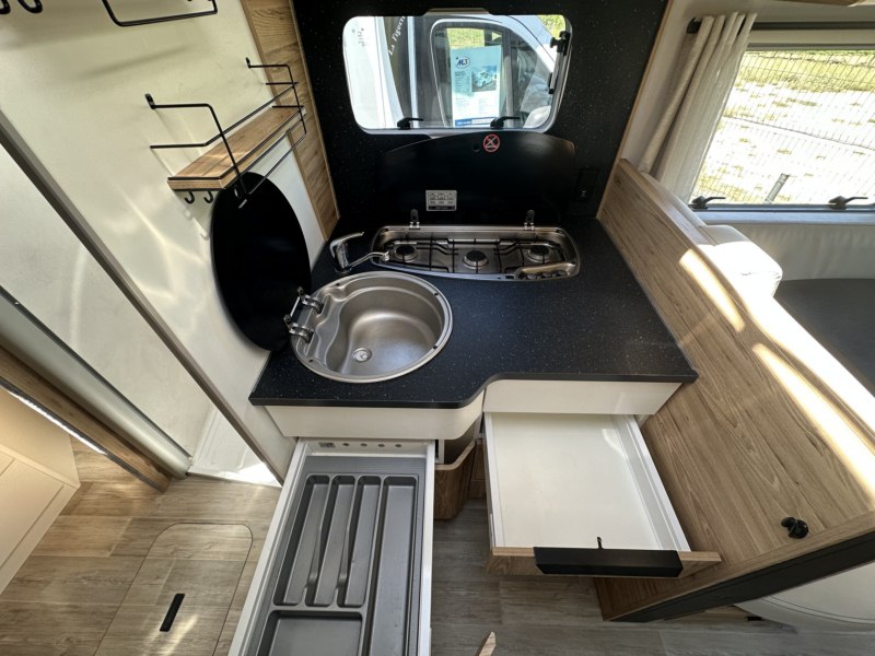 AUTOCARAVANA SEGONA MÀ PILOTE P746 C