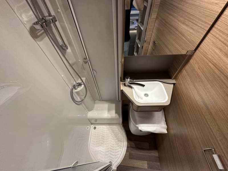 AUTOCARAVANA WEINSBERG CARACOMPACT SUITE 640 MEG