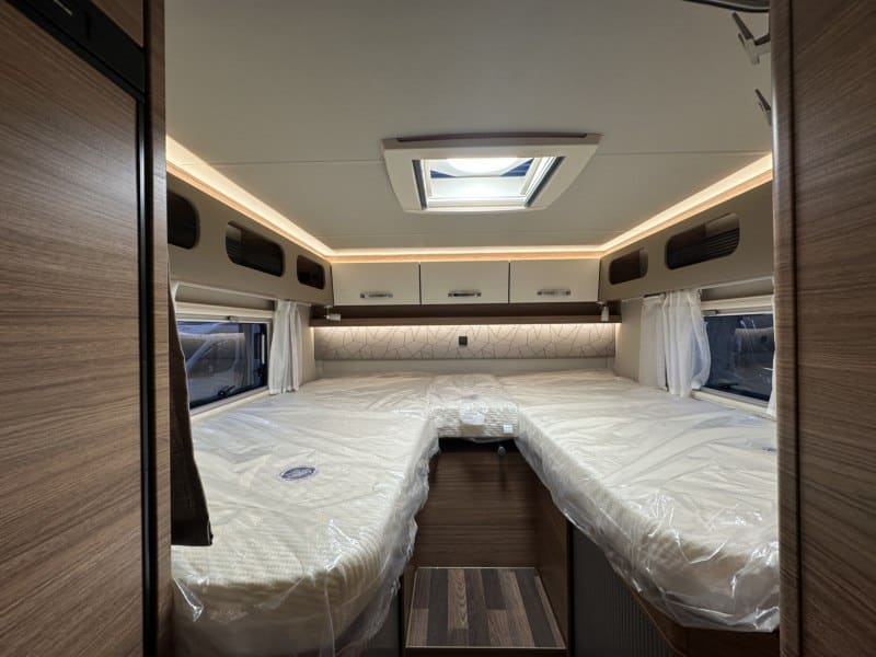 AUTOCARAVANA WEINSBERG CARACOMPACT SUITE 640 MEG