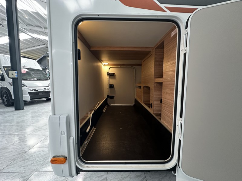 AUTOCARAVANA WEINSBERG CARACOMPACT SUITE 640 MEG