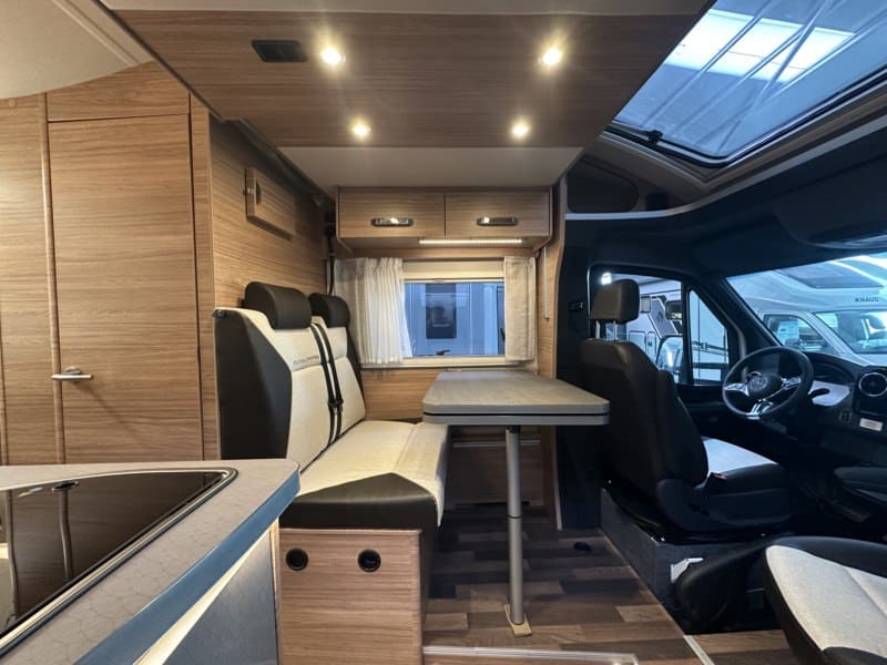 AUTOCARAVANA WEINSBERG CARACOMPACT SUITE 640 MEG