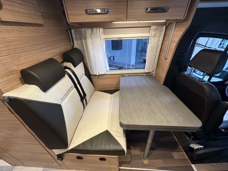 AUTOCARAVANA WEINSBERG CARACOMPACT SUITE 640 MEG