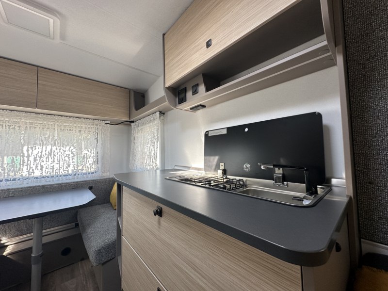 CARAVANA FENDT NEXT 380