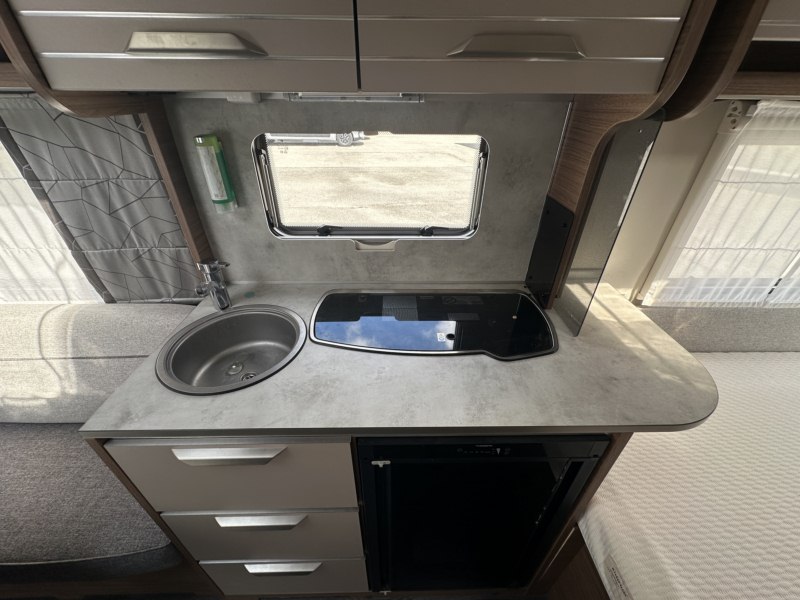 CARAVANA SEGONA MÀ KNAUS SPORT 450 FU