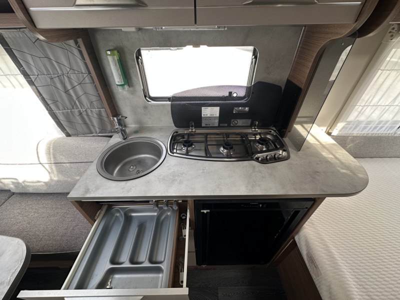CARAVANA SEGONA MÀ KNAUS SPORT 450 FU