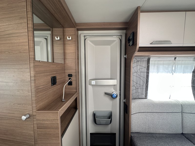 CARAVANA SEGONA MÀ KNAUS SPORT 450 FU