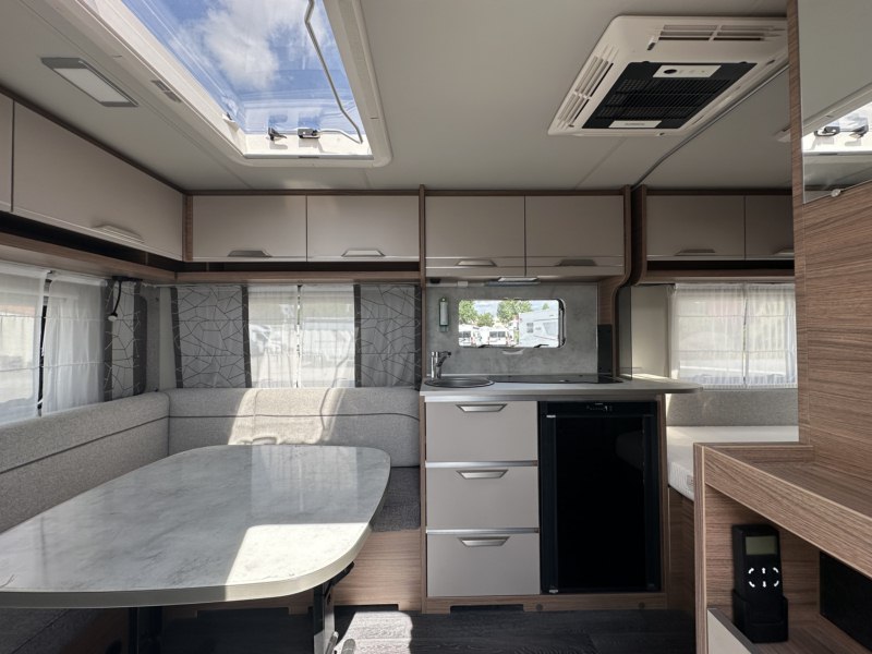 CARAVANA SEGONA MÀ KNAUS SPORT 450 FU