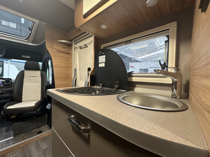 AUTOCARAVANA WEINSBERG CARACOMPACT 640 MEG [EDITION PEPPER]