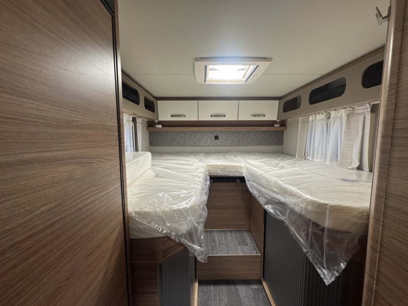 AUTOCARAVANA WEINSBERG CARACOMPACT 640 MEG [EDITION PEPPER]