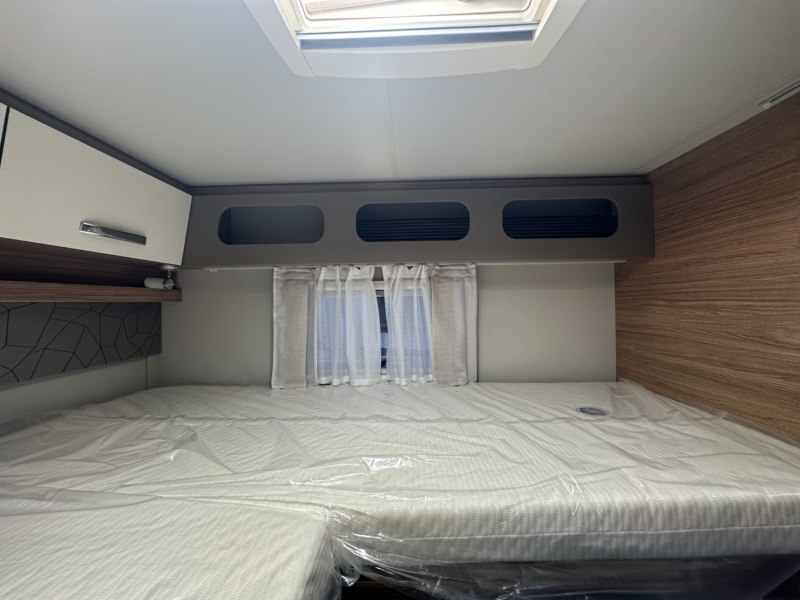 AUTOCARAVANA WEINSBERG CARACOMPACT 640 MEG [EDITION PEPPER]