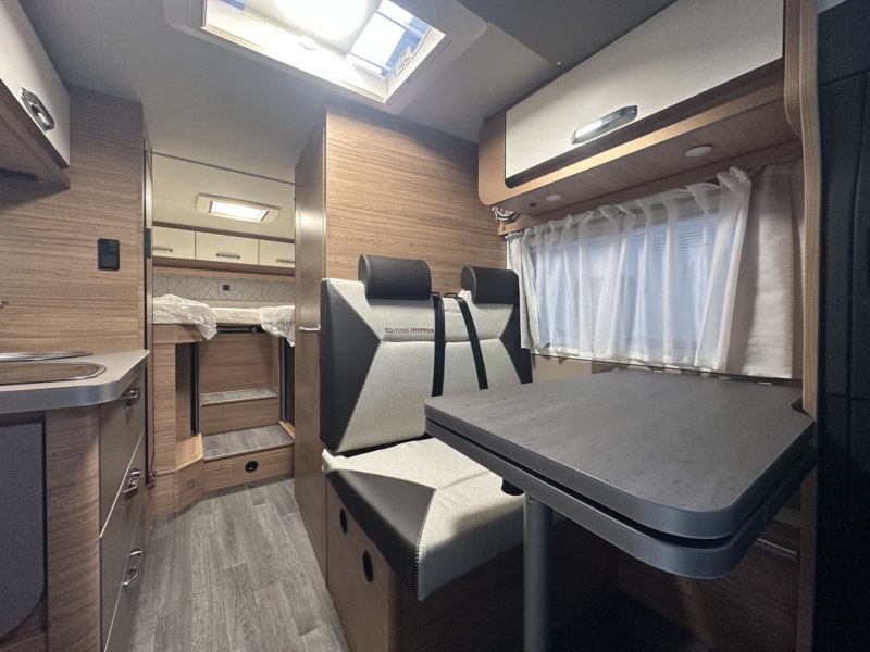 AUTOCARAVANA WEINSBERG CARACOMPACT 640 MEG [EDITION PEPPER]