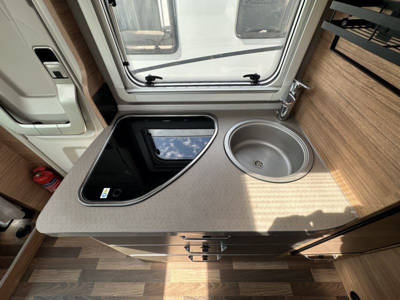 AUTOCARAVANA SEGONA MÀ WEINSBERG CARACOMPACT 600 MF