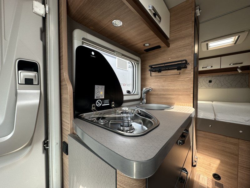 AUTOCARAVANA SEGONA MÀ WEINSBERG CARACOMPACT 600 MF