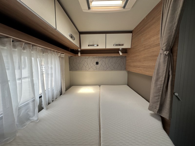 AUTOCARAVANA SEGONA MÀ WEINSBERG CARACOMPACT 600 MF