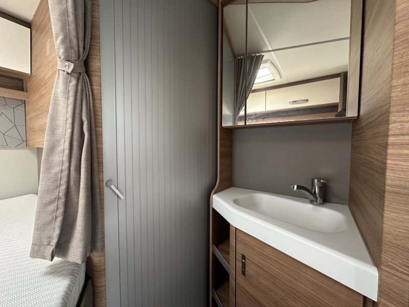 AUTOCARAVANA SEGONA MÀ WEINSBERG CARACOMPACT 600 MF
