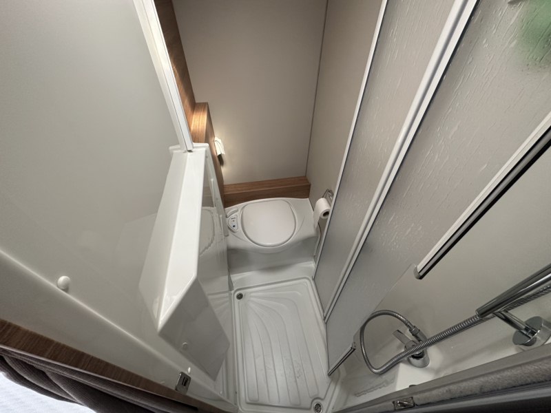 AUTOCARAVANA SEGONA MÀ WEINSBERG CARACOMPACT 600 MF