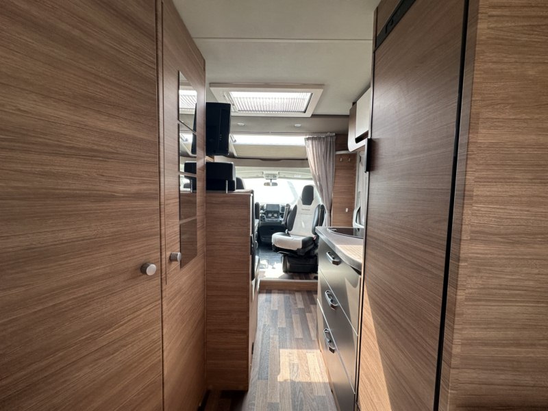 AUTOCARAVANA SEGONA MÀ WEINSBERG CARACOMPACT 600 MF