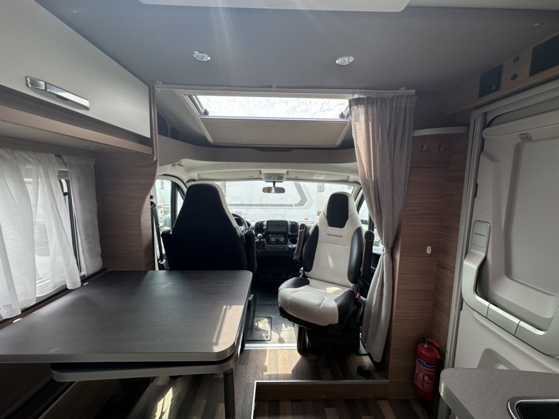 AUTOCARAVANA SEGONA MÀ WEINSBERG CARACOMPACT 600 MF