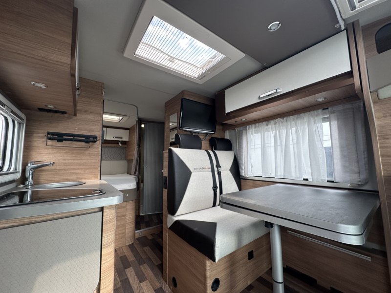 AUTOCARAVANA SEGONA MÀ WEINSBERG CARACOMPACT 600 MF