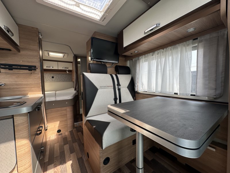 AUTOCARAVANA SEGONA MÀ WEINSBERG CARACOMPACT 600 MF
