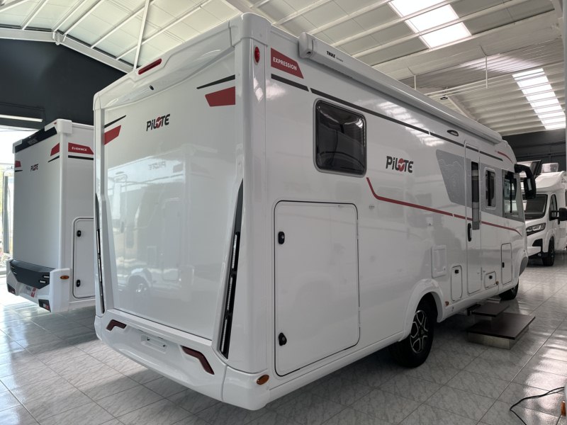 AUTOCARAVANA PILOTE G741 FGJ EXPRESSION