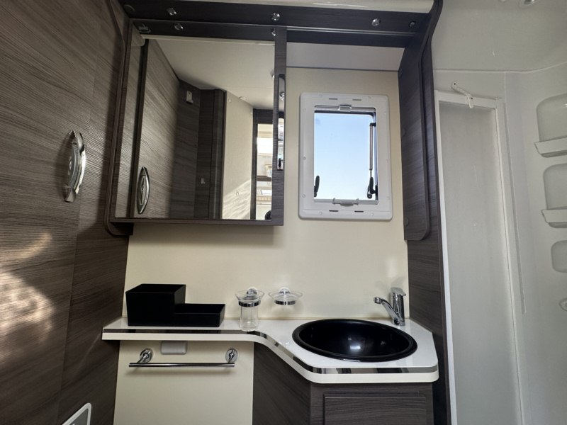 AUTOCARAVANA SEGONA MÀ MCLOUIS NEVIS 75