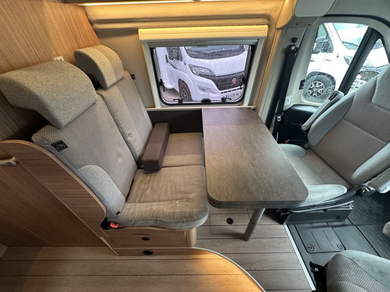 CAMPER SEGUNDA MANO WEINSBERG CARABUS 600 DQ