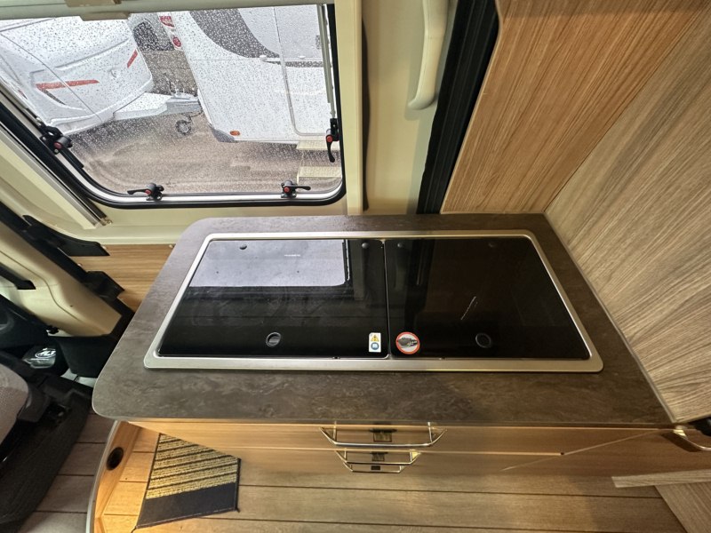 CAMPER SEGUNDA MANO WEINSBERG CARABUS 600 DQ