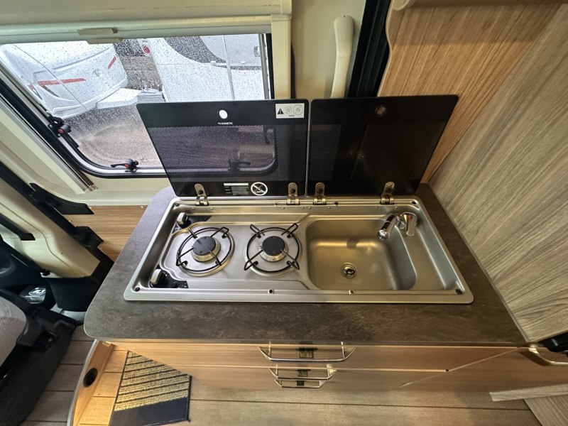 CAMPER SEGUNDA MANO WEINSBERG CARABUS 600 DQ