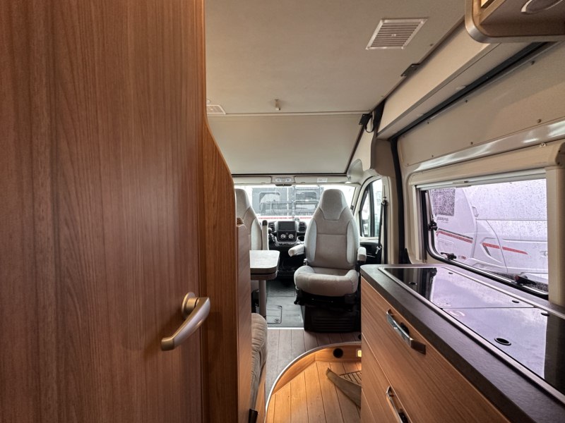 CAMPER SEGUNDA MANO WEINSBERG CARABUS 600 DQ