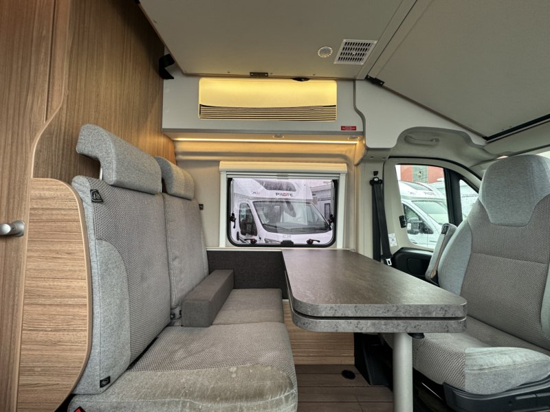 CAMPER SEGUNDA MANO WEINSBERG CARABUS 600 DQ